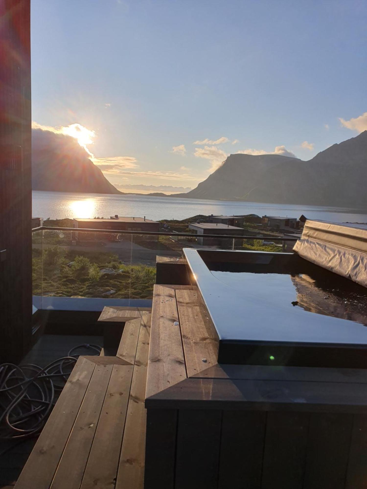 Hoda Cabin - Luxury Lodge With Jacuzzi And Sauna Lyngværet Esterno foto