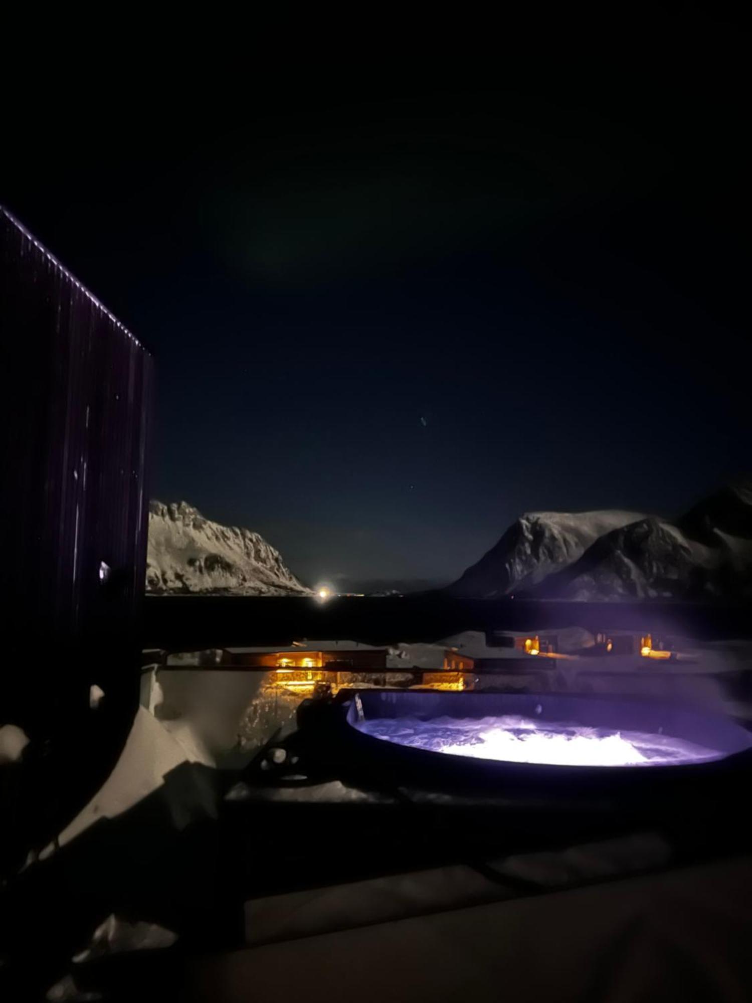 Hoda Cabin - Luxury Lodge With Jacuzzi And Sauna Lyngværet Esterno foto