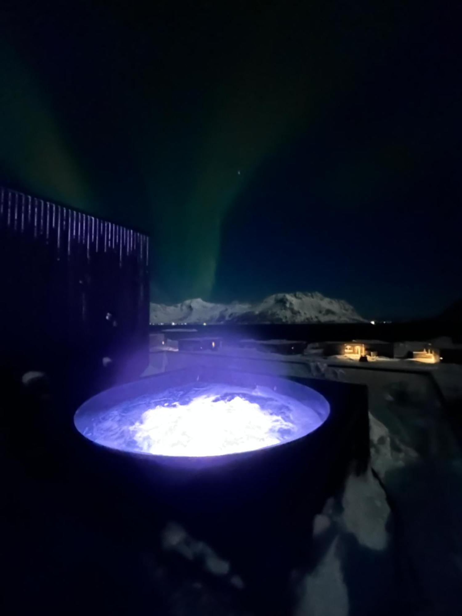 Hoda Cabin - Luxury Lodge With Jacuzzi And Sauna Lyngværet Esterno foto