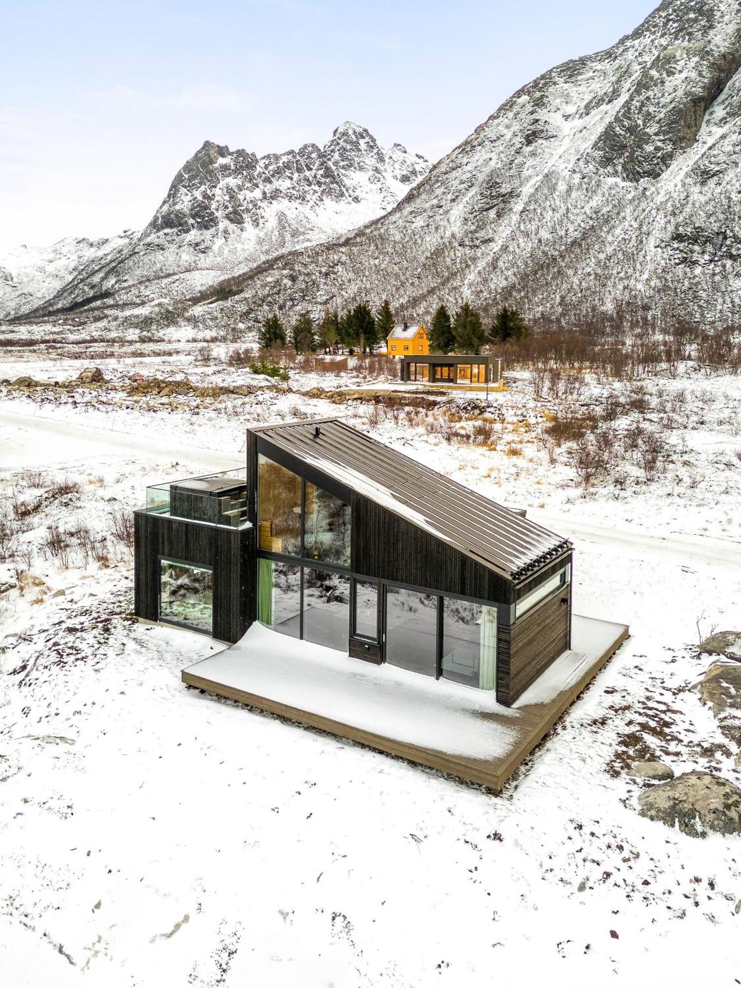 Hoda Cabin - Luxury Lodge With Jacuzzi And Sauna Lyngværet Esterno foto